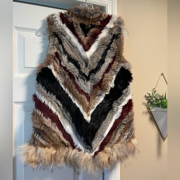 Elizabeth and James Tanya Rabbit Fur Vest - Picture 2 of 5